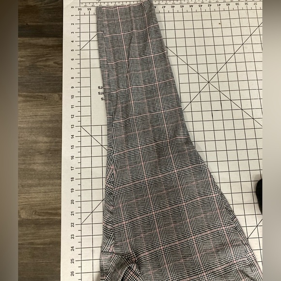 Old Navy Women’s Size 16 Black/White/Pink Pixie Ankle Pants - Picture 7 of 8